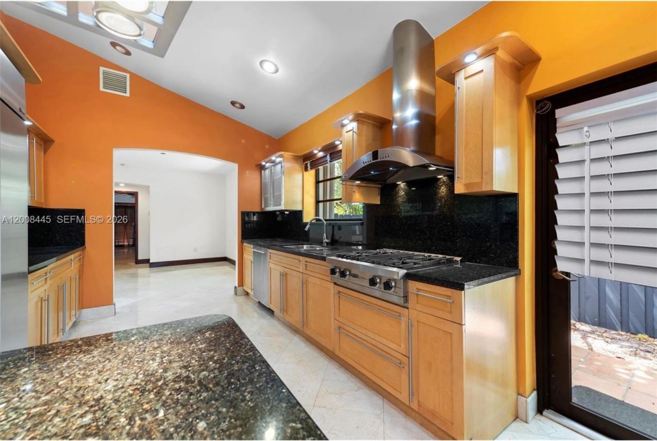 540 S Shore Dr , Miami Beach, FL 33141 Photo