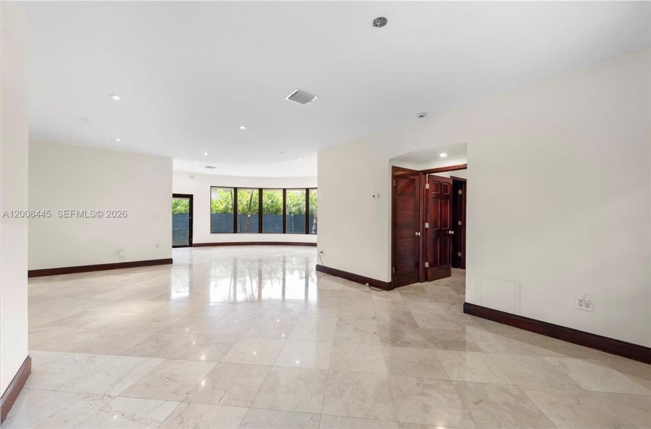 540 S Shore Dr , Miami Beach, FL 33141 Photo