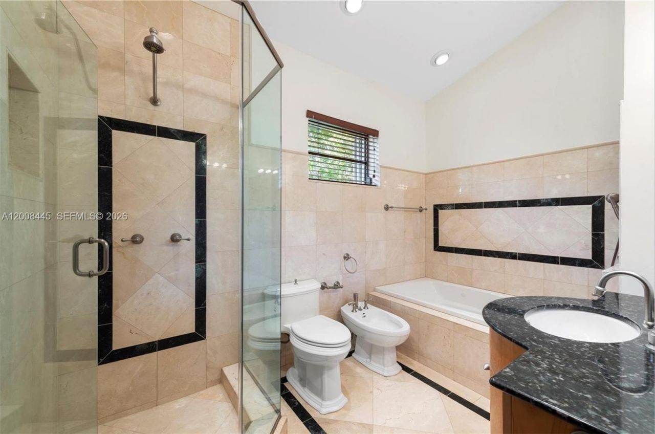 540 S Shore Dr , Miami Beach, FL 33141 Photo