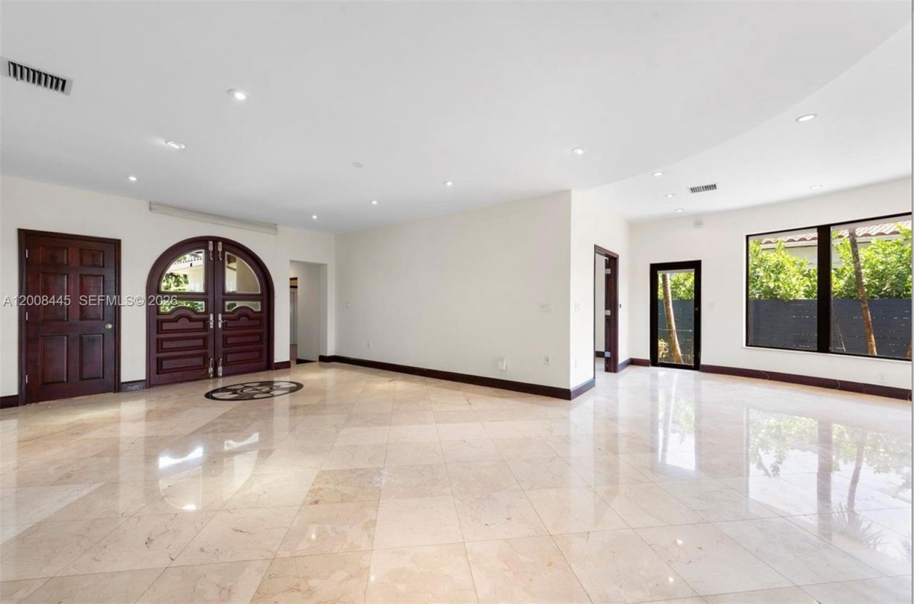 540 S Shore Dr , Miami Beach, FL 33141 Photo
