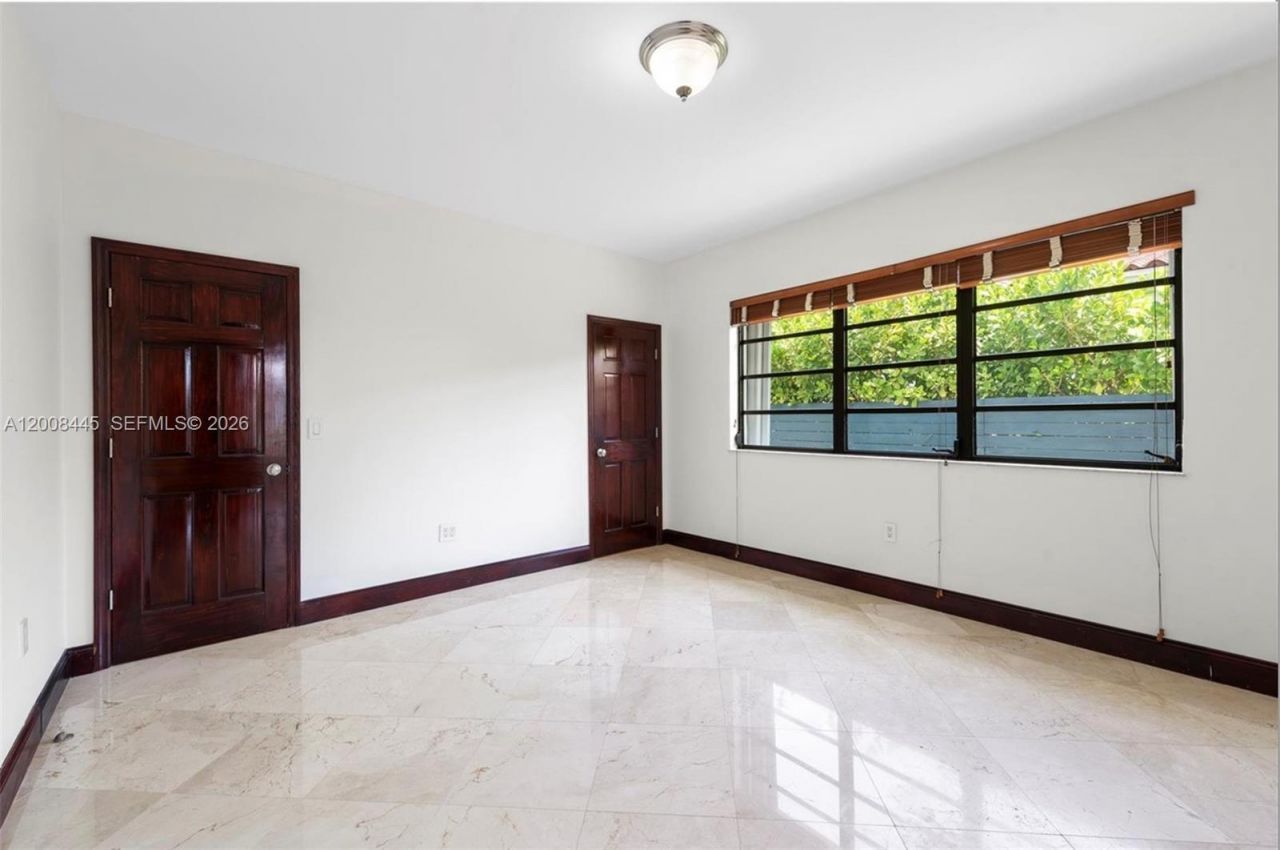 540 S Shore Dr , Miami Beach, FL 33141 Photo