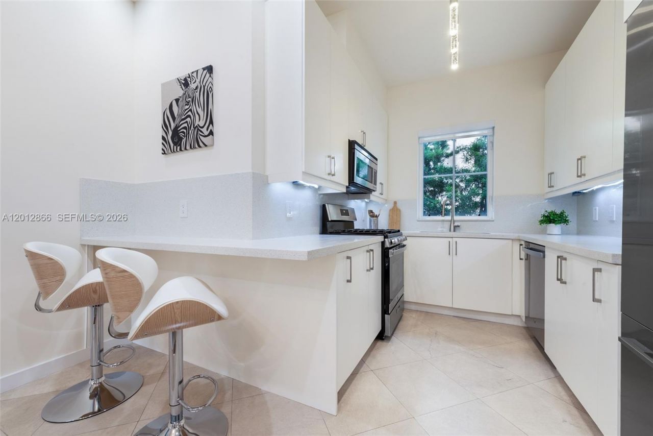345 Madeira Ave , Unit 345, Coral Gables, FL 33134 Photo