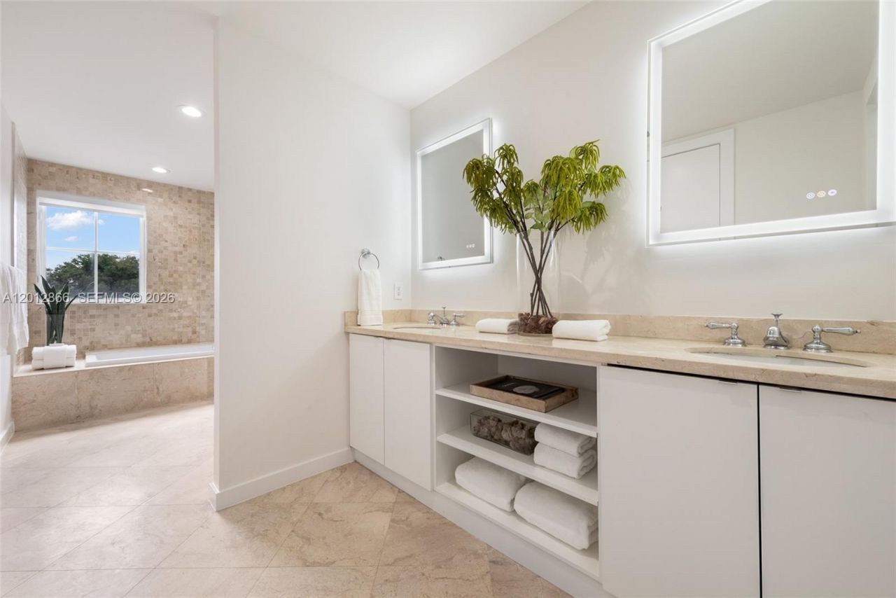 345 Madeira Ave , Unit 345, Coral Gables, FL 33134 Photo