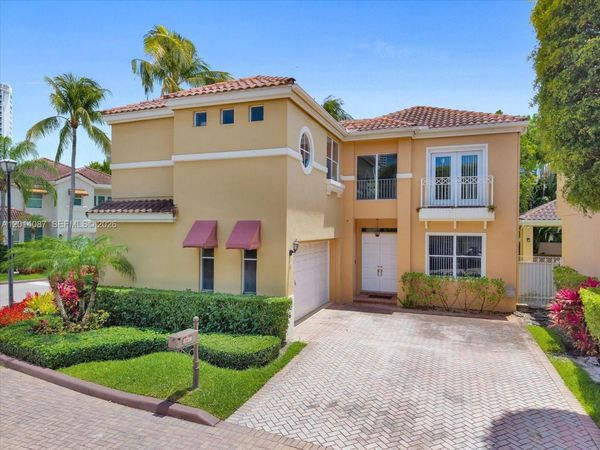 3728 NE 208th Ter , Aventura, FL 33180