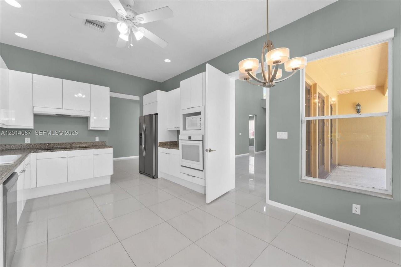 3728 NE 208th Ter , Aventura, FL 33180 Photo
