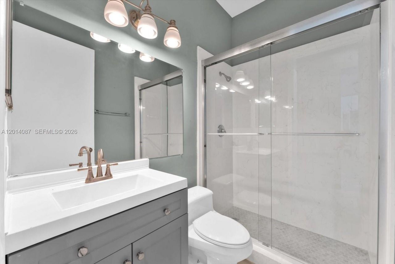 3728 NE 208th Ter , Aventura, FL 33180 Photo