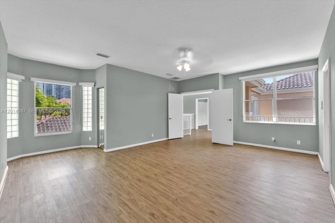3728 NE 208th Ter , Aventura, FL 33180 Photo