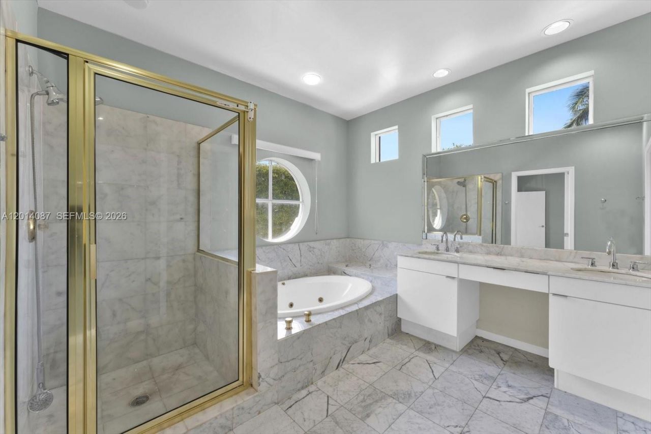 3728 NE 208th Ter , Aventura, FL 33180 Photo