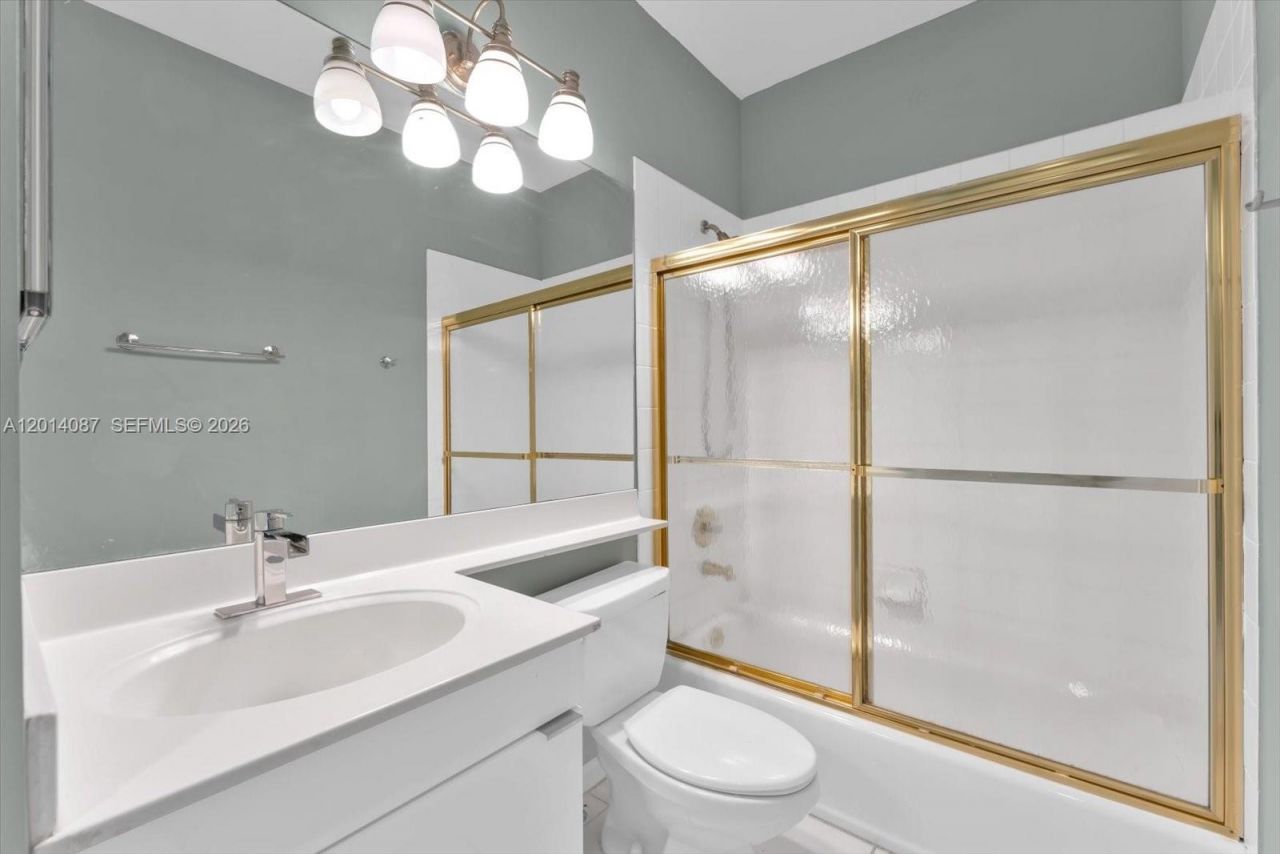 3728 NE 208th Ter , Aventura, FL 33180 Photo