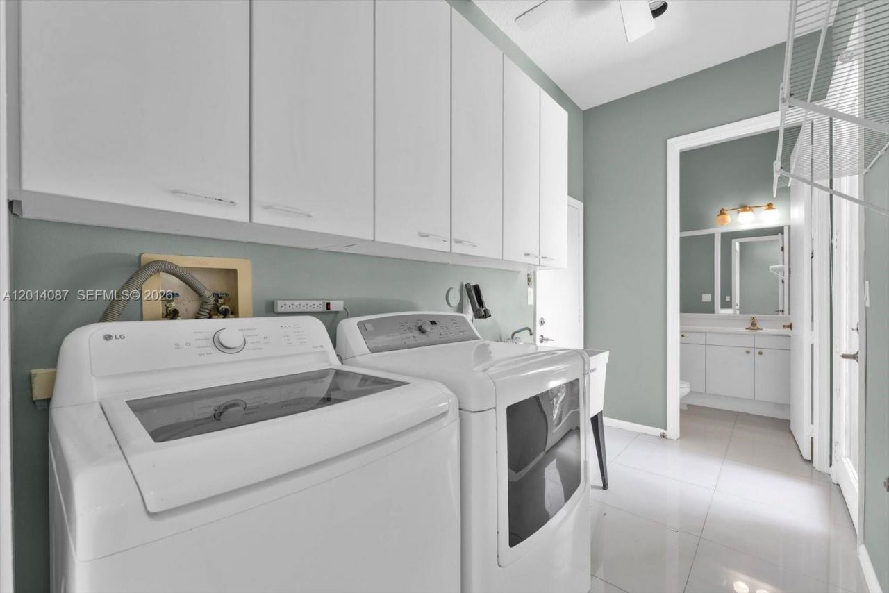 3728 NE 208th Ter , Aventura, FL 33180 Photo