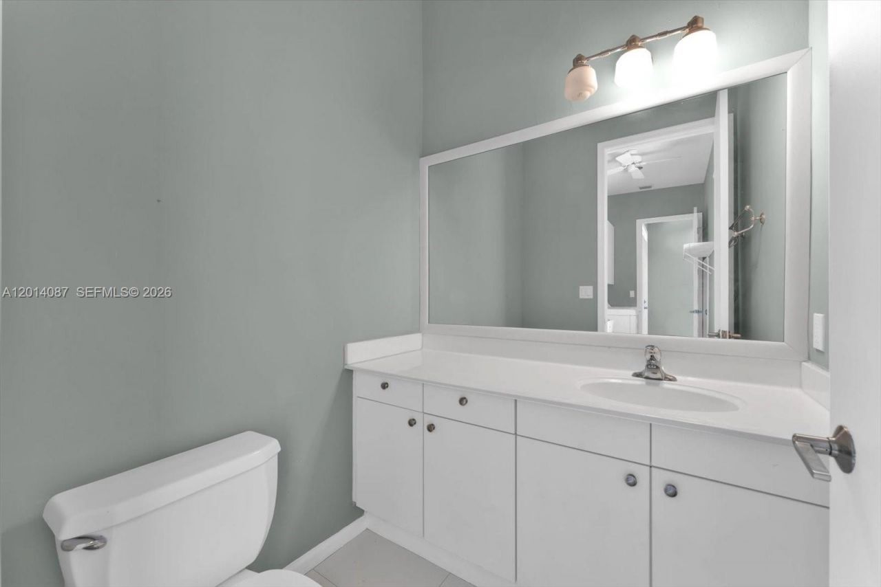 3728 NE 208th Ter , Aventura, FL 33180 Photo