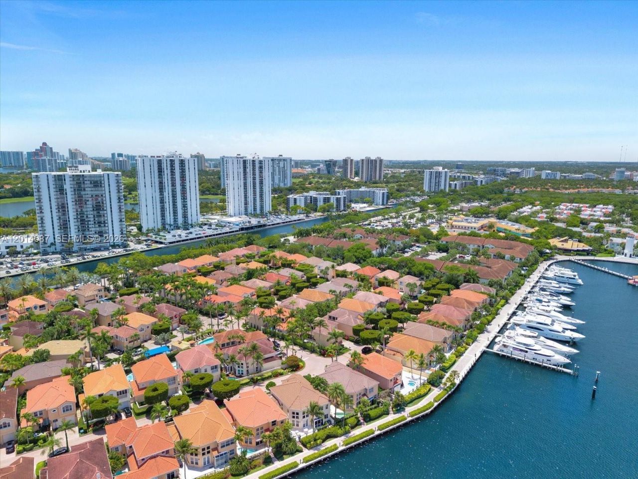 3728 NE 208th Ter , Aventura, FL 33180 Photo
