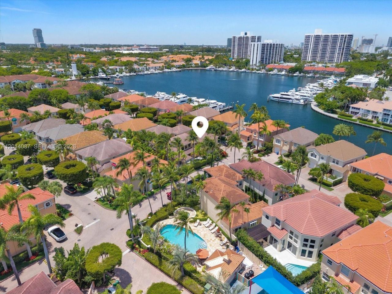 3728 NE 208th Ter , Aventura, FL 33180 Photo