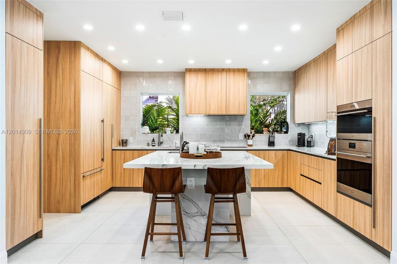 6145 La Gorce Dr, Unit 6145, Miami Beach, FL 33140 Photo