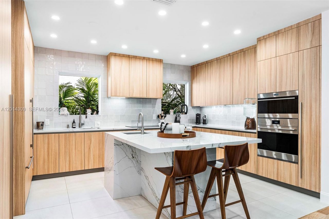 6145 La Gorce Dr, Unit 6145, Miami Beach, FL 33140 Photo