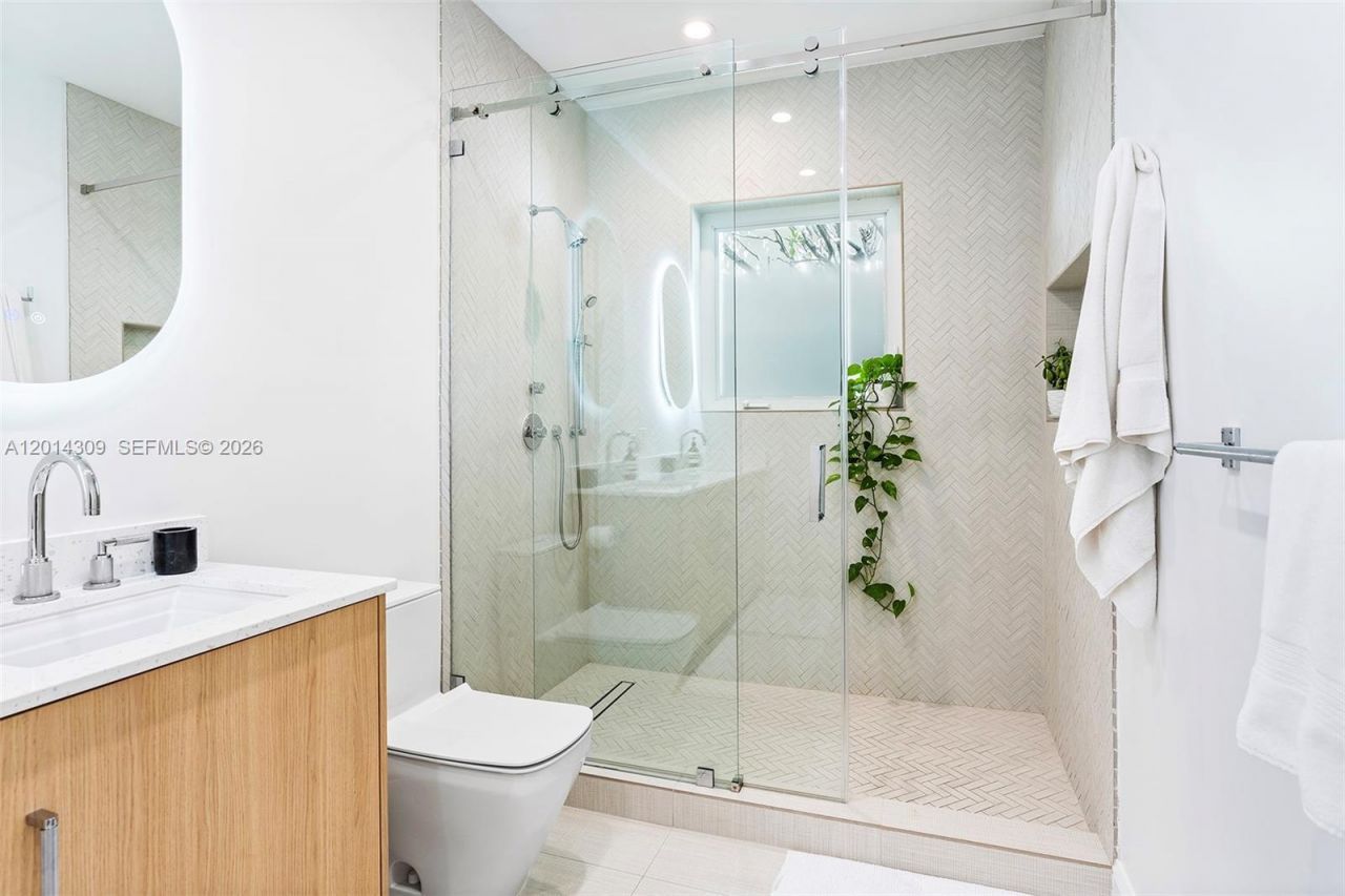 6145 La Gorce Dr, Unit 6145, Miami Beach, FL 33140 Photo