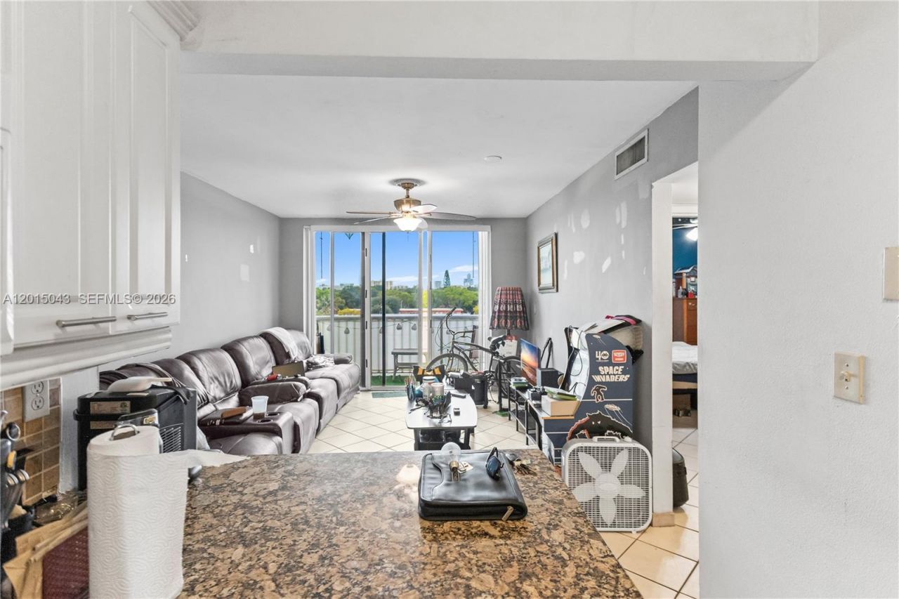 3551 SW 9th Ter , Unit 502, Miami, FL 33135 Photo