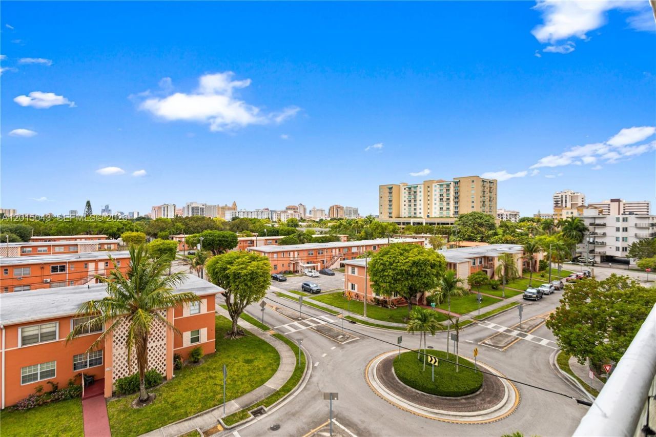 3551 SW 9th Ter , Unit 502, Miami, FL 33135 Photo