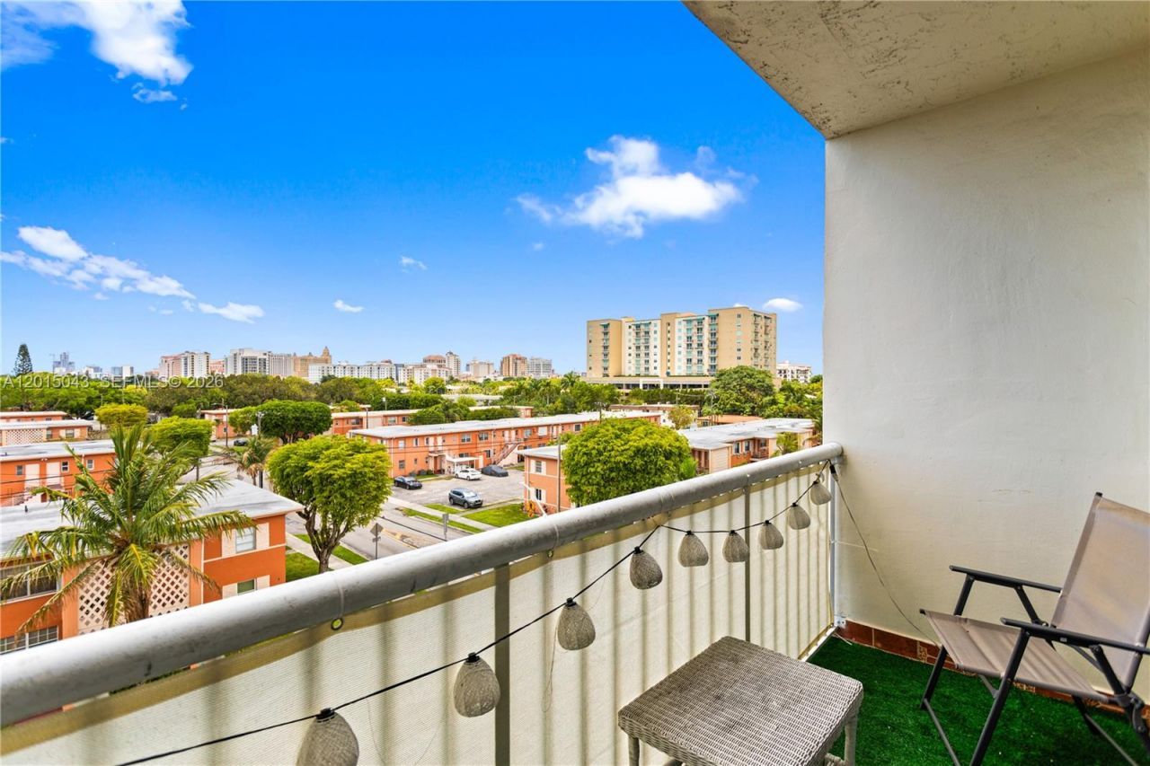 3551 SW 9th Ter , Unit 502, Miami, FL 33135 Photo