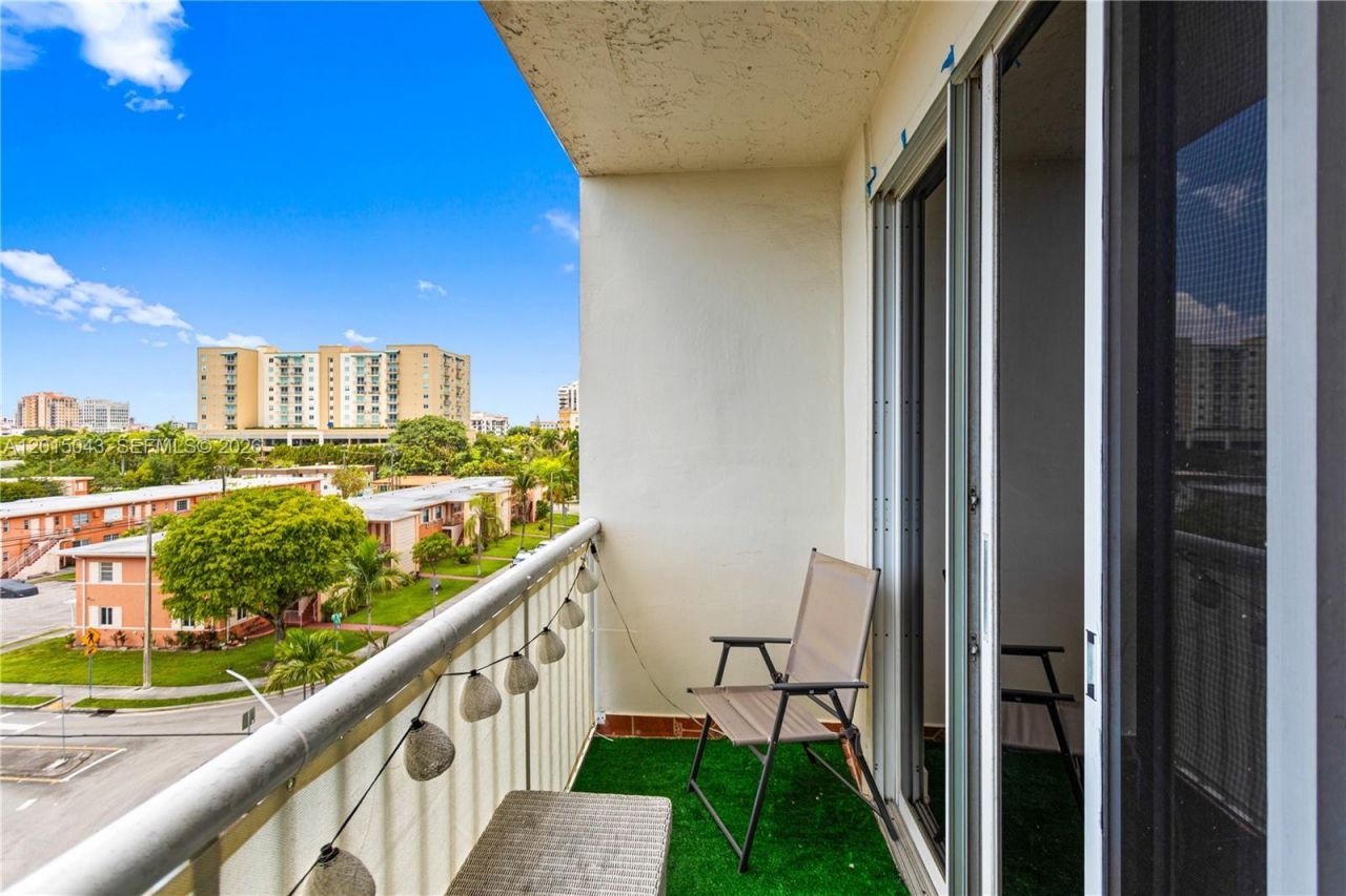 3551 SW 9th Ter , Unit 502, Miami, FL 33135 Photo