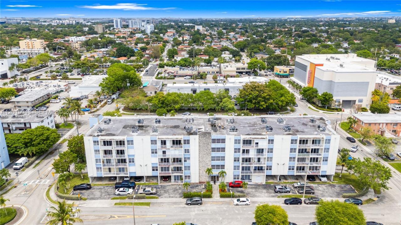 3551 SW 9th Ter , Unit 502, Miami, FL 33135 Photo