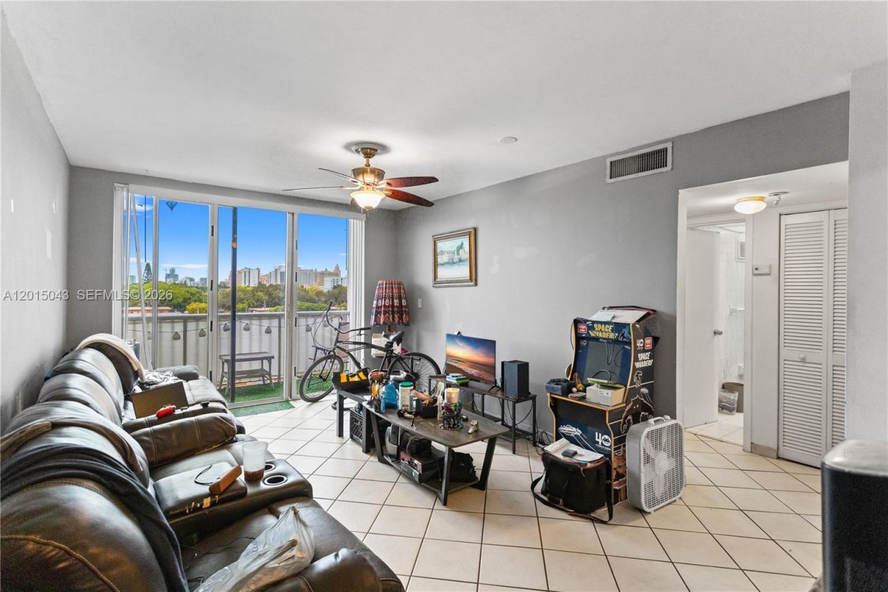 3551 SW 9th Ter , Unit 502, Miami, FL 33135 Photo