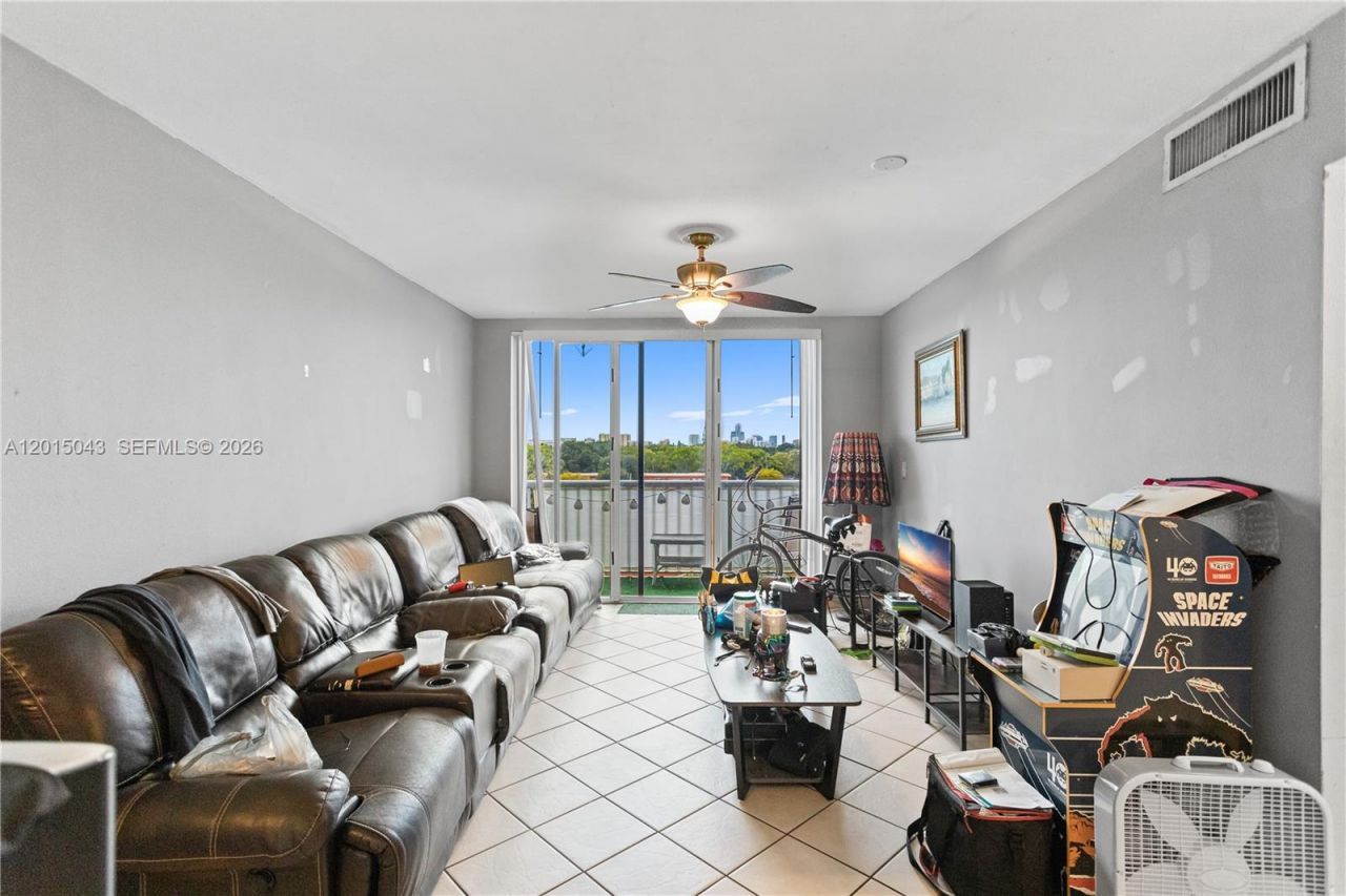 3551 SW 9th Ter , Unit 502, Miami, FL 33135 Photo