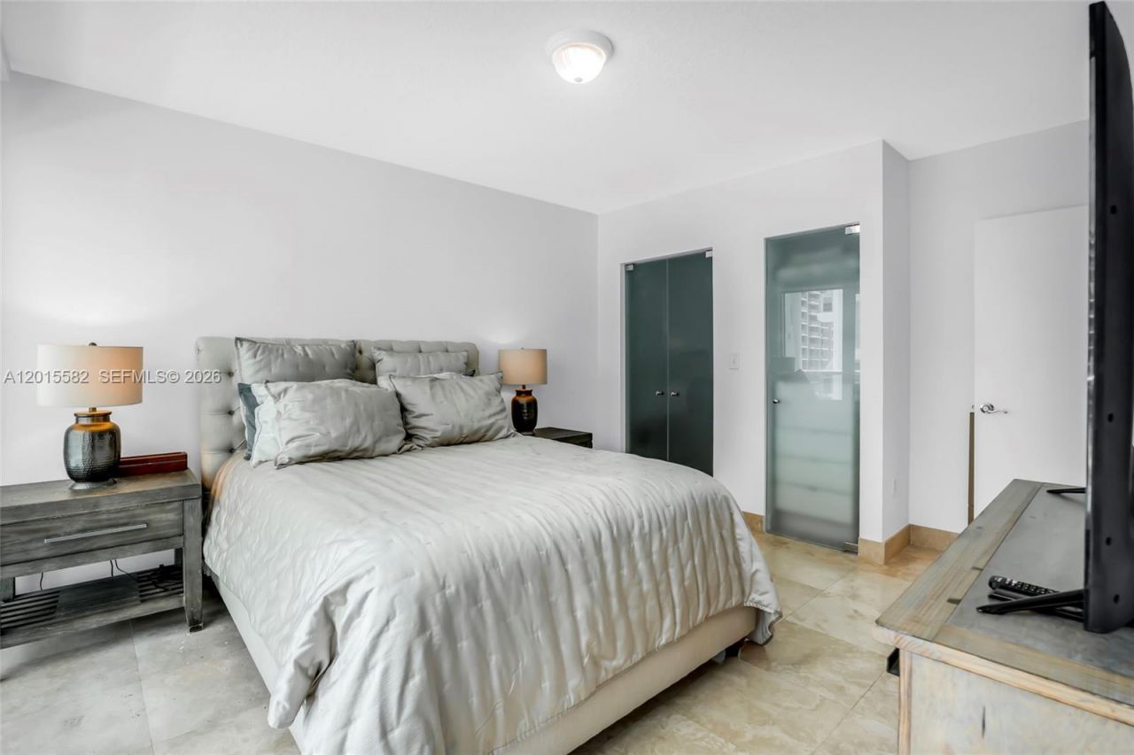 31 SE 5th St , Unit 3010, Miami, FL 33131 Photo