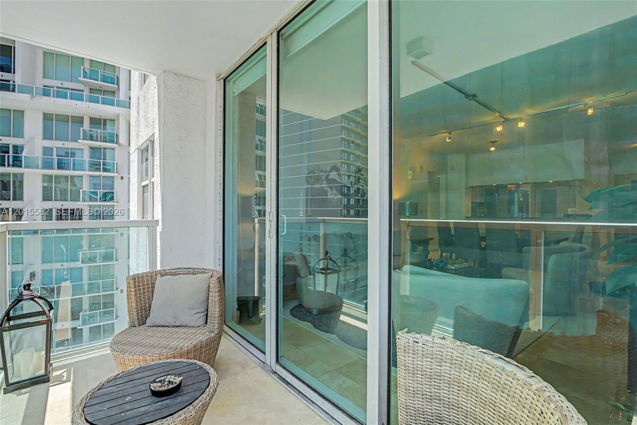 31 SE 5th St , Unit 3010, Miami, FL 33131 Photo
