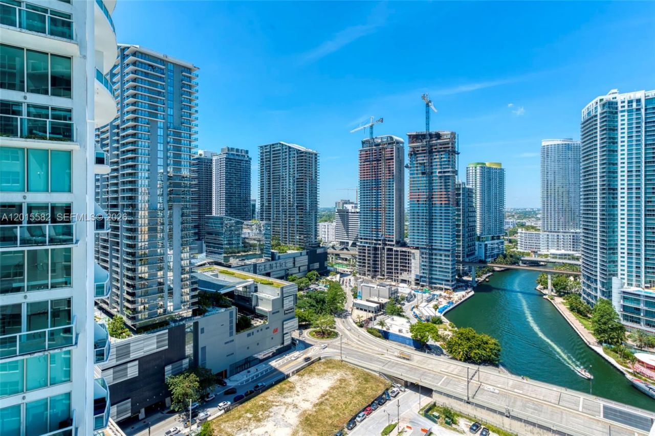 31 SE 5th St , Unit 3010, Miami, FL 33131 Photo