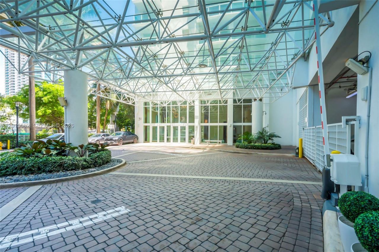 31 SE 5th St , Unit 3010, Miami, FL 33131 Photo