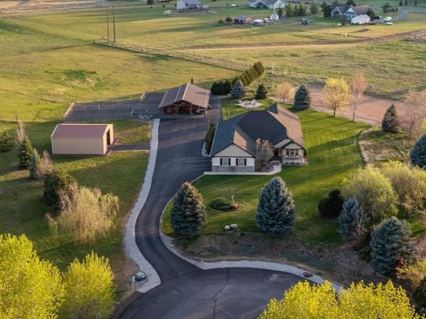 1709 W Cinnibar Ln, Spokane, WA 99224