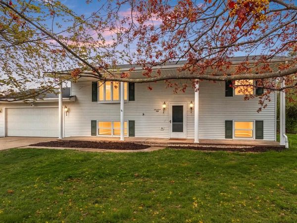 1750 LOST DAUPHIN ROAD, De Pere, WI 54115