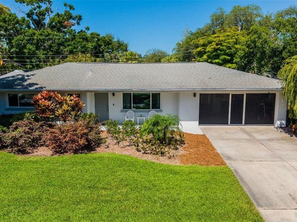 2747 JEFFERSON CIRCLE, SARASOTA, FL 34239