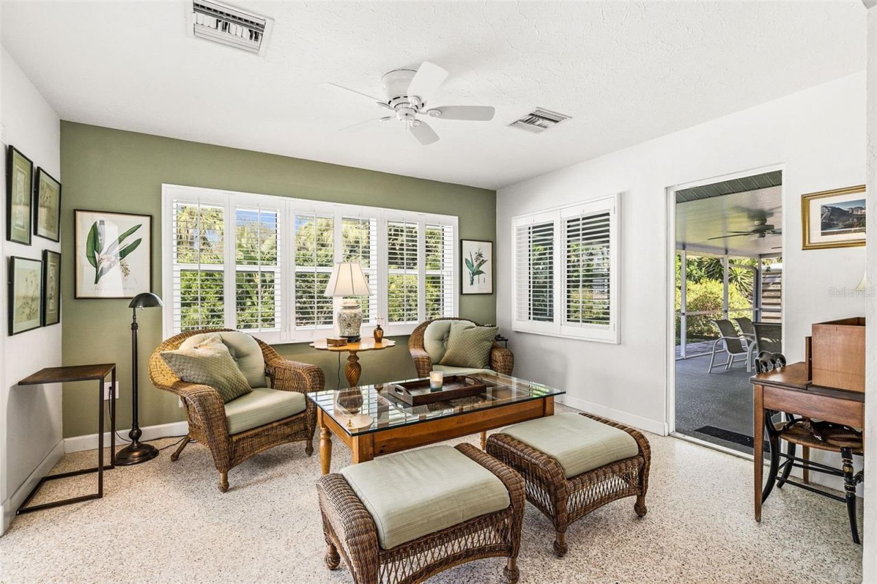 2747 Jefferson Circle, Sarasota, FL 34239 Photo
