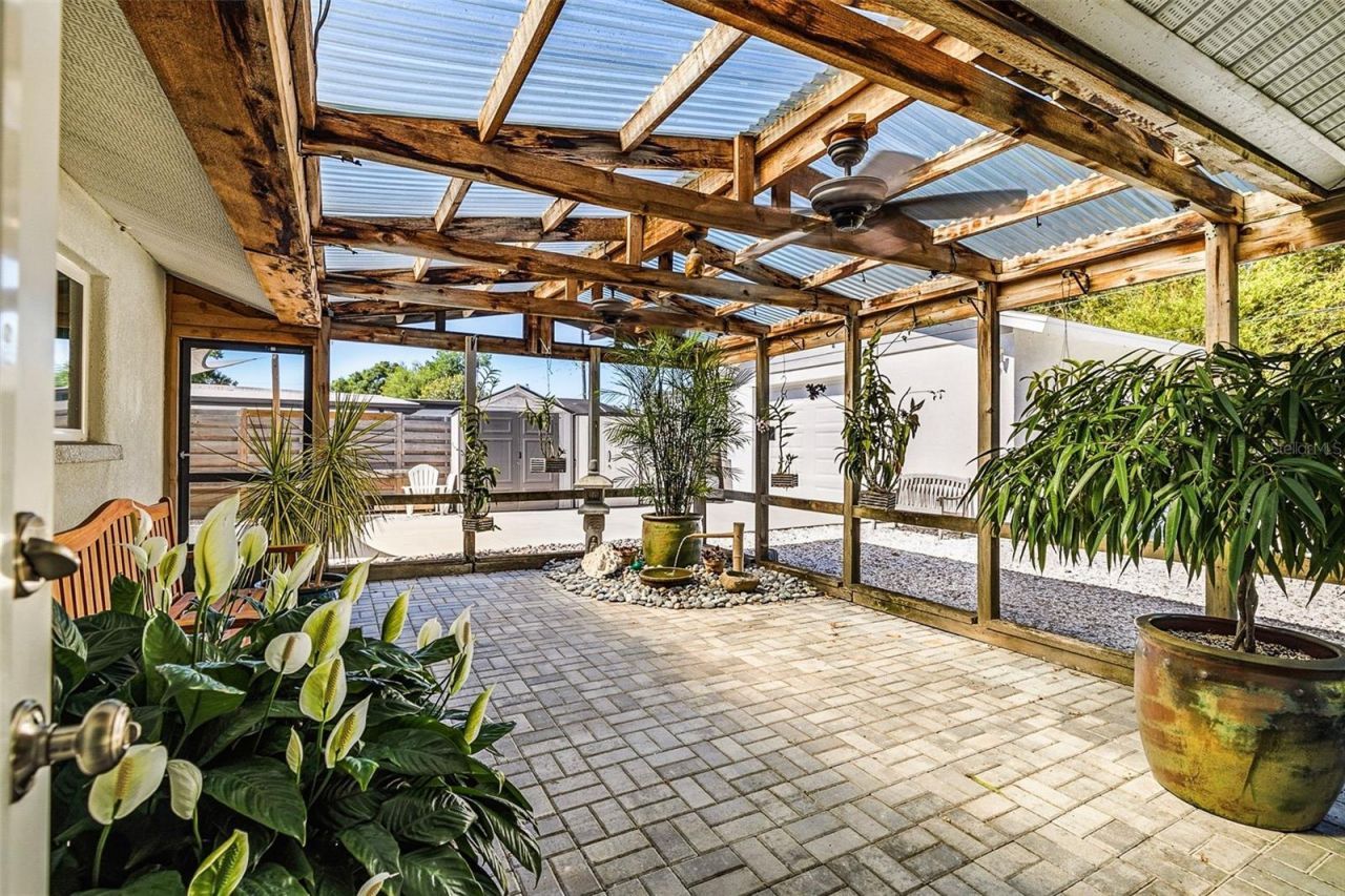 2747 Jefferson Circle, Sarasota, FL 34239 Photo