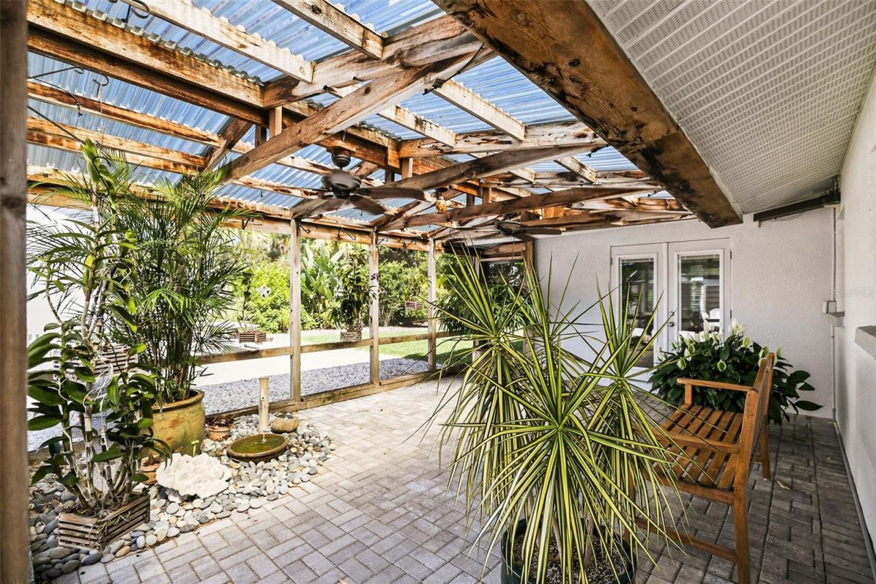 2747 Jefferson Circle, Sarasota, FL 34239 Photo