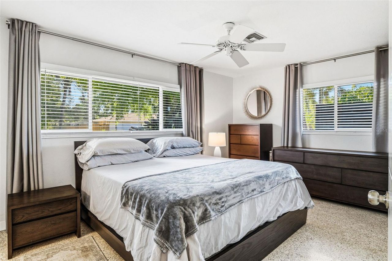 2747 Jefferson Circle, Sarasota, FL 34239 Photo