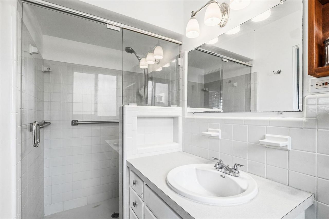 2747 Jefferson Circle, Sarasota, FL 34239 Photo