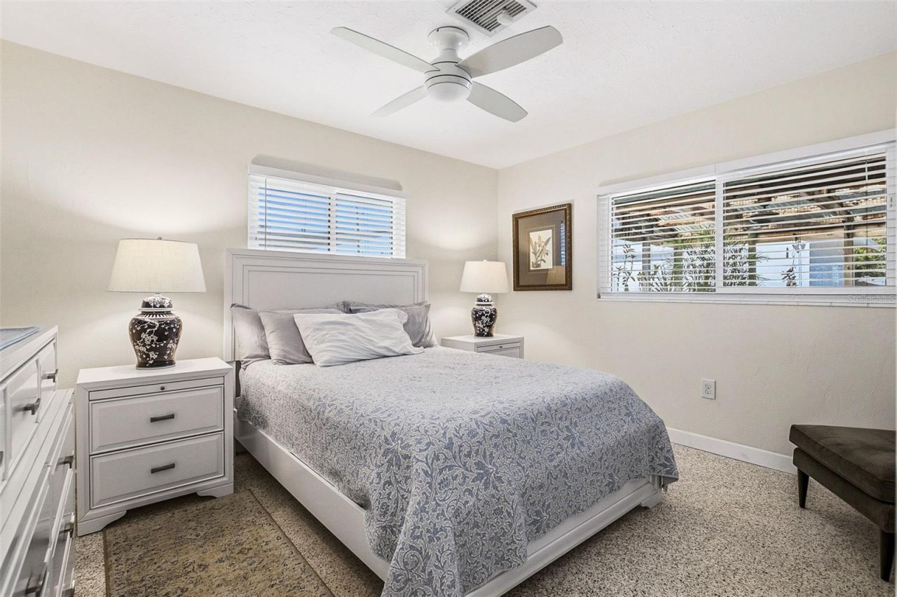 2747 Jefferson Circle, Sarasota, FL 34239 Photo