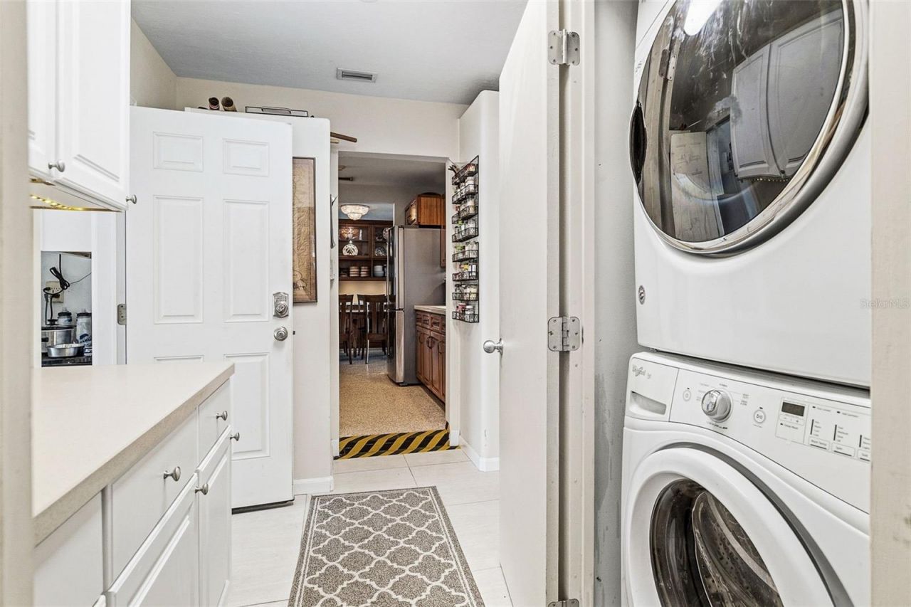 2747 Jefferson Circle, Sarasota, FL 34239 Photo