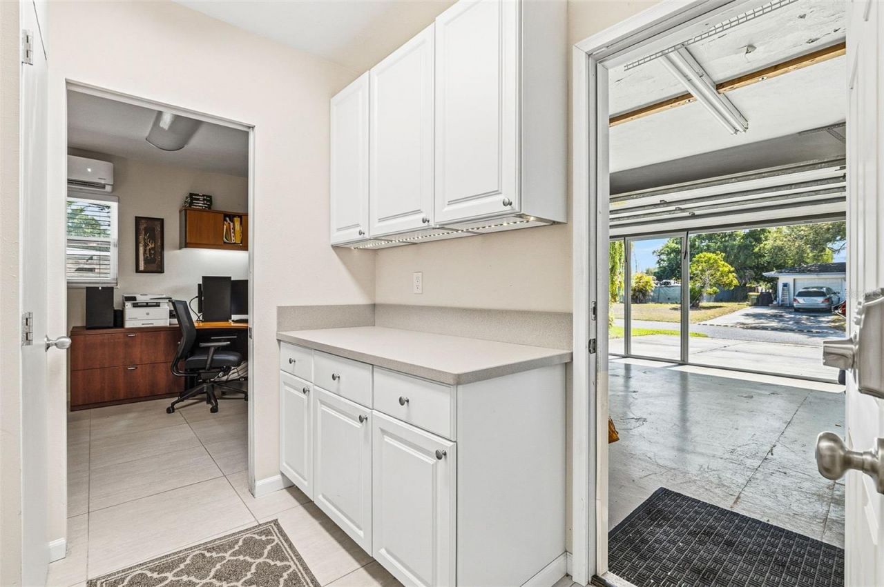 2747 Jefferson Circle, Sarasota, FL 34239 Photo