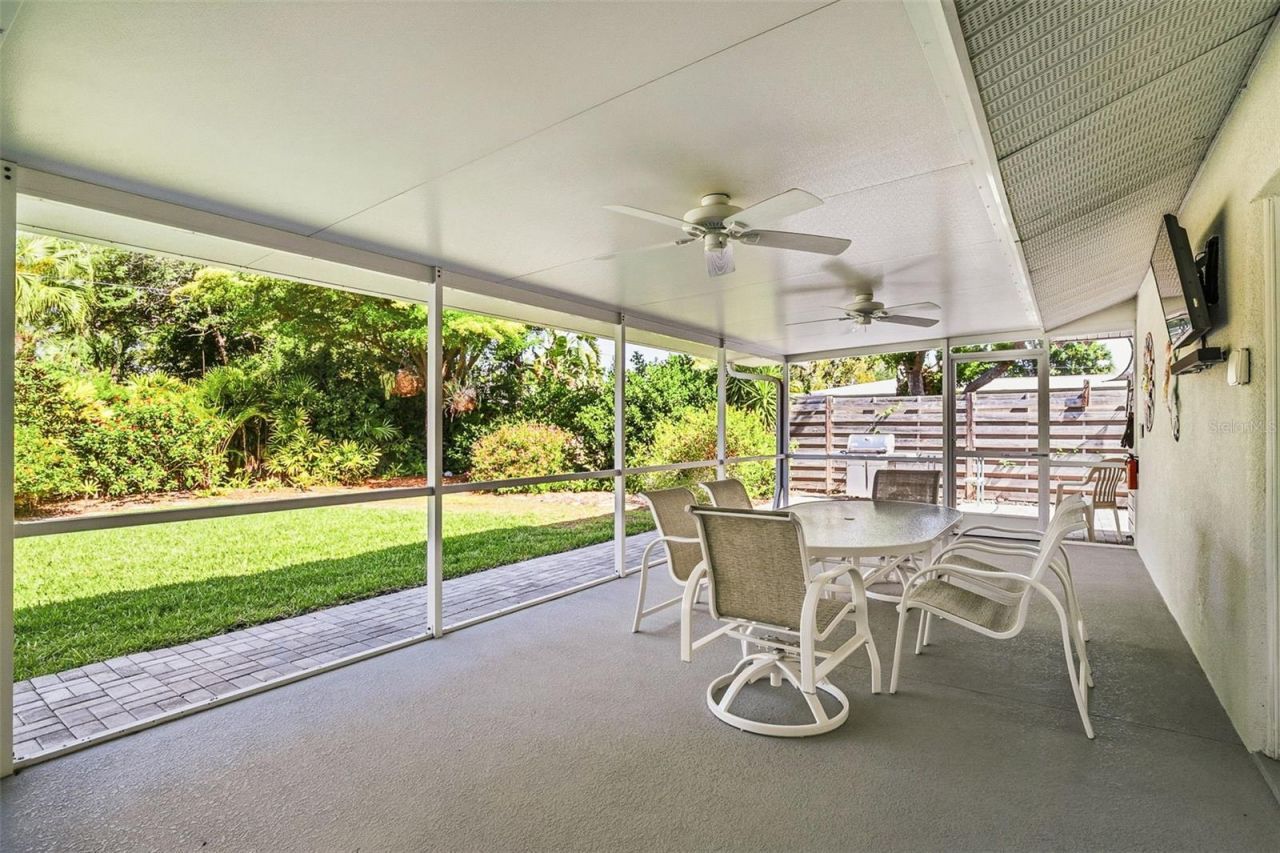 2747 Jefferson Circle, Sarasota, FL 34239 Photo