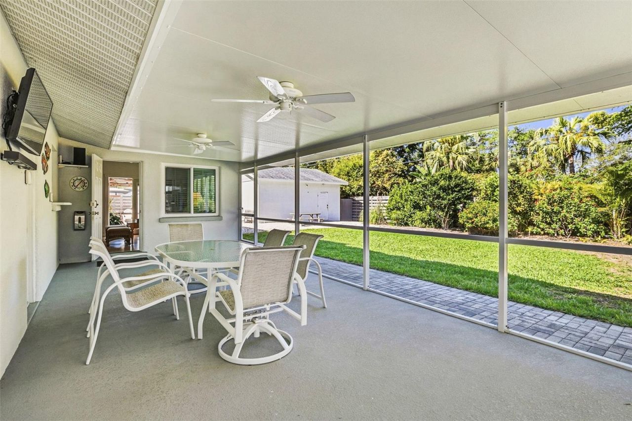 2747 Jefferson Circle, Sarasota, FL 34239 Photo