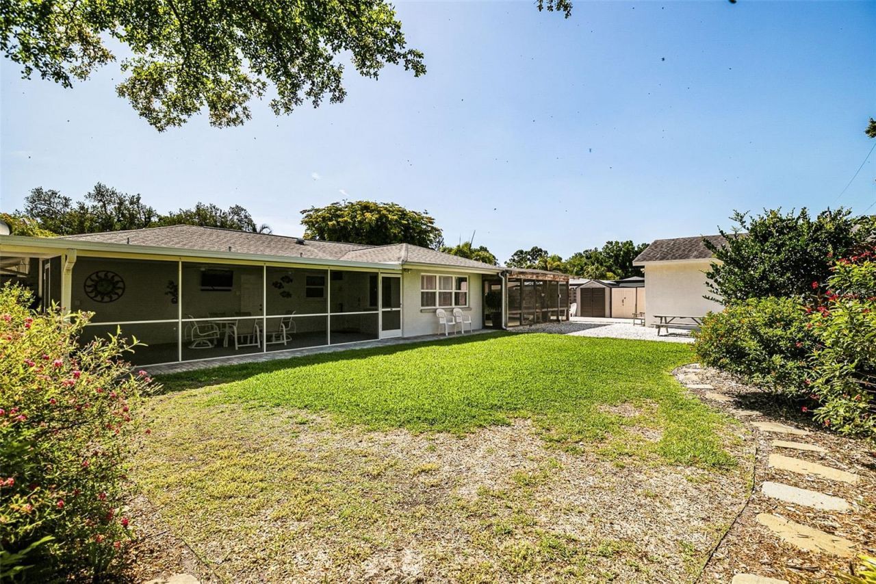 2747 Jefferson Circle, Sarasota, FL 34239 Photo