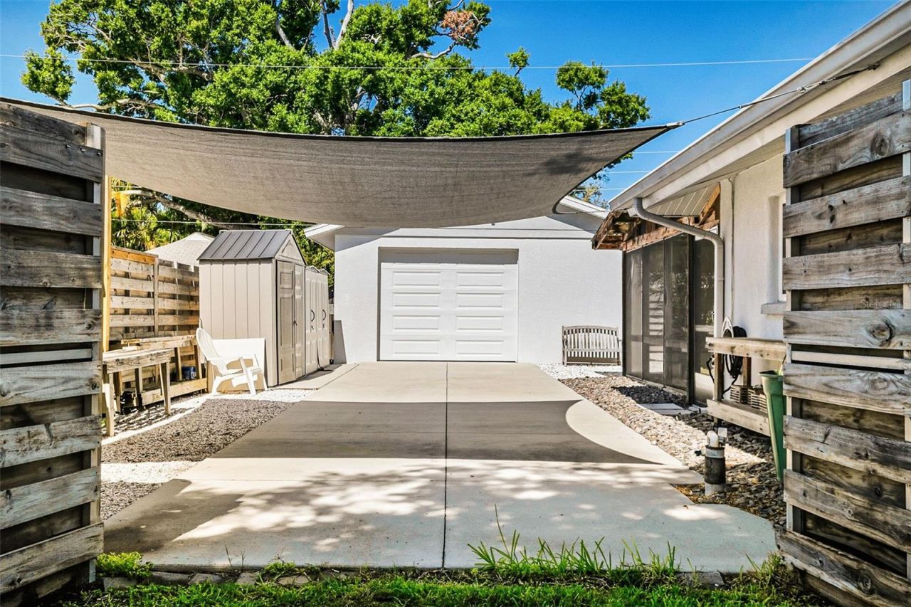 2747 Jefferson Circle, Sarasota, FL 34239 Photo