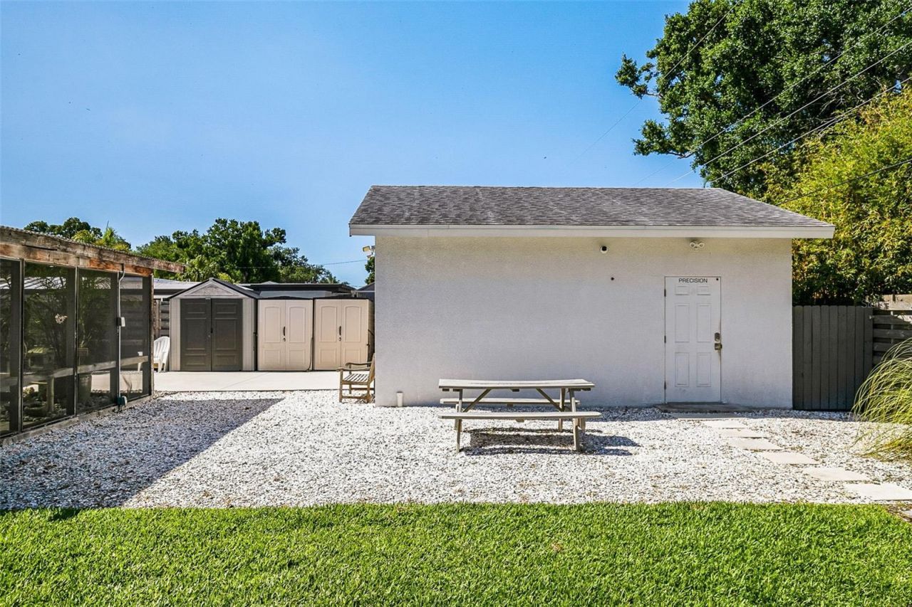 2747 Jefferson Circle, Sarasota, FL 34239 Photo