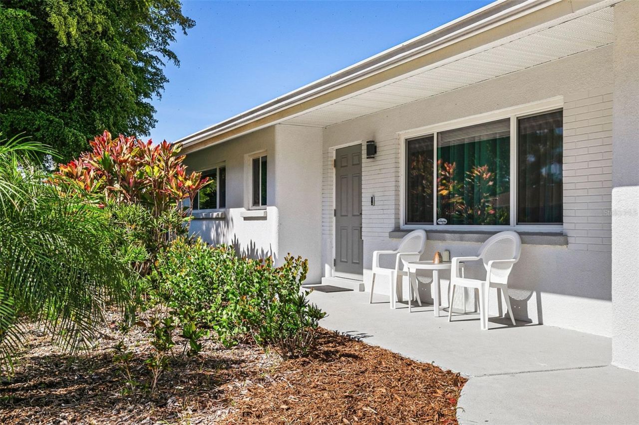 2747 Jefferson Circle, Sarasota, FL 34239 Photo