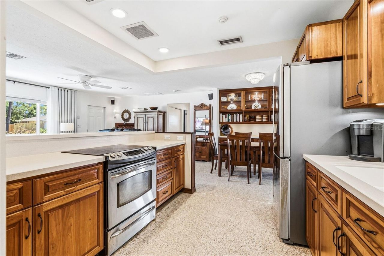 2747 Jefferson Circle, Sarasota, FL 34239 Photo