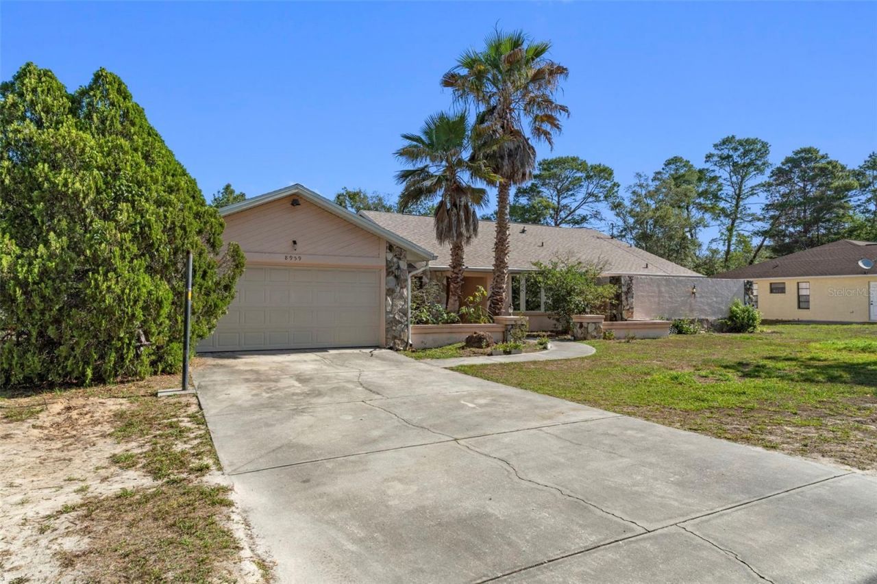 8959 Nakoma Way, Weeki Wachee, FL 34613 Photo